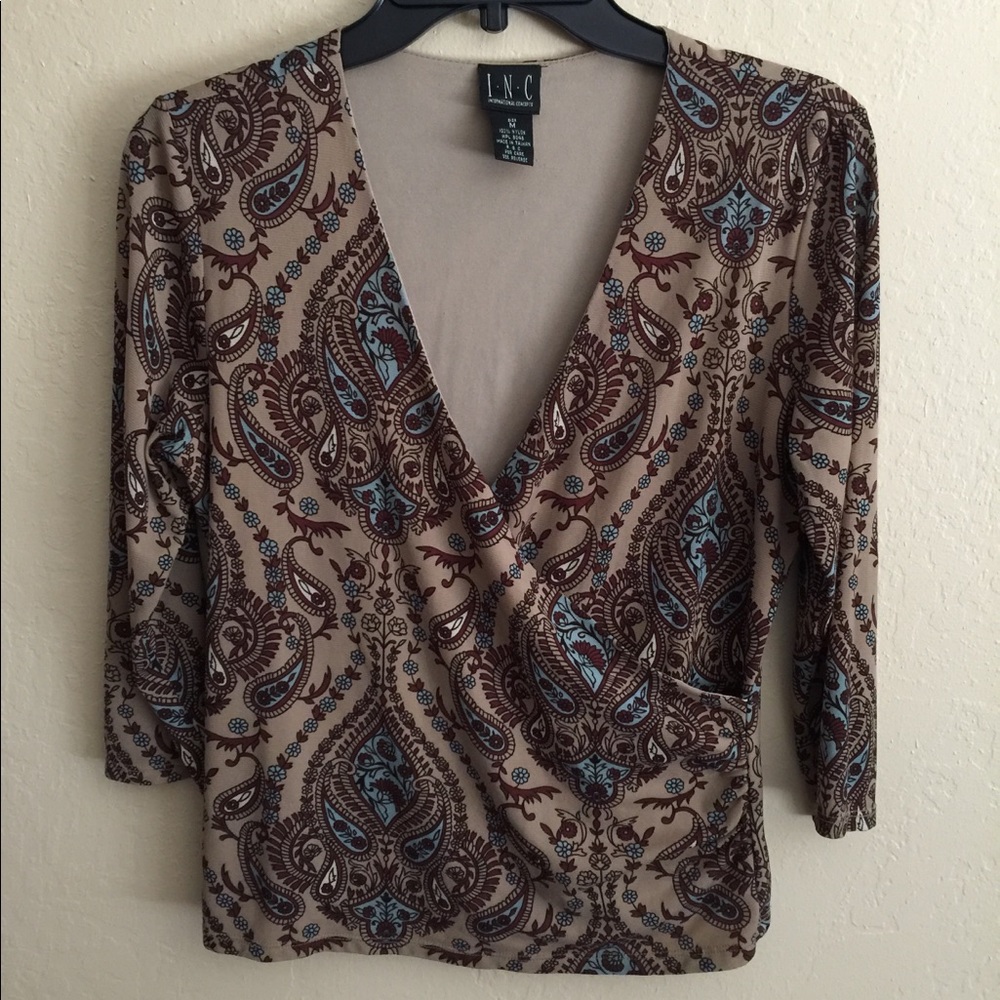 INC criss-cross v-neck stretchy sleeved top
